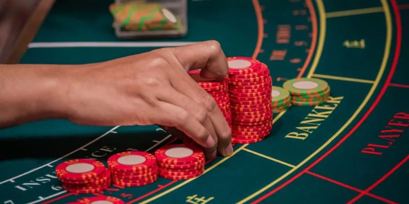 Các kiểu bài cần biết trong baccarat 